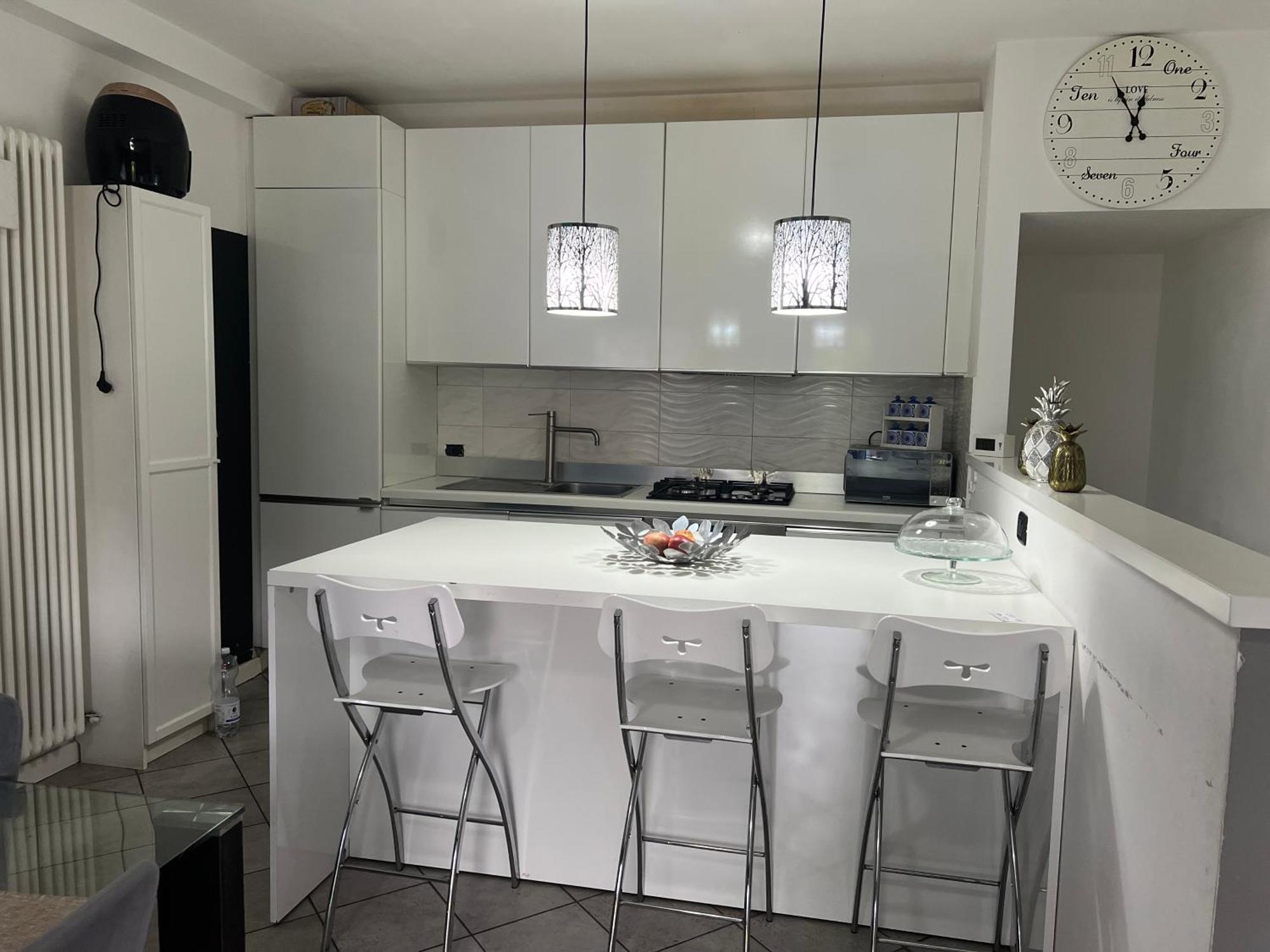 B&B Resilienza - Camera Privata Con Bagno Lecco Bagian luar foto