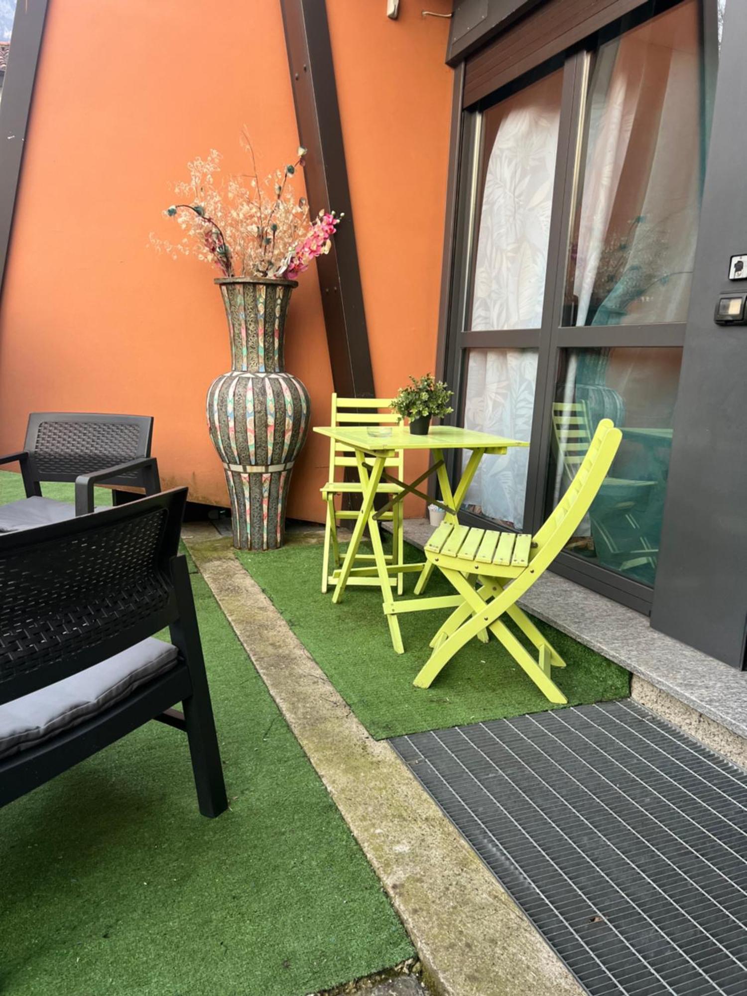 B&B Resilienza - Camera Privata Con Bagno Lecco Bagian luar foto