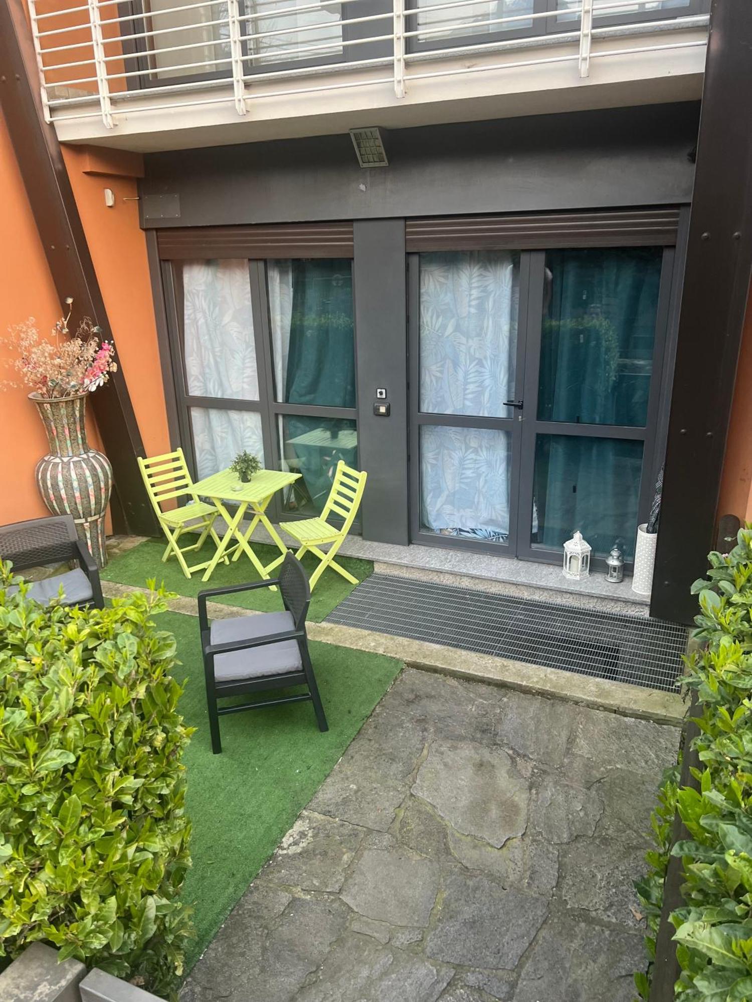 B&B Resilienza - Camera Privata Con Bagno Lecco Bagian luar foto